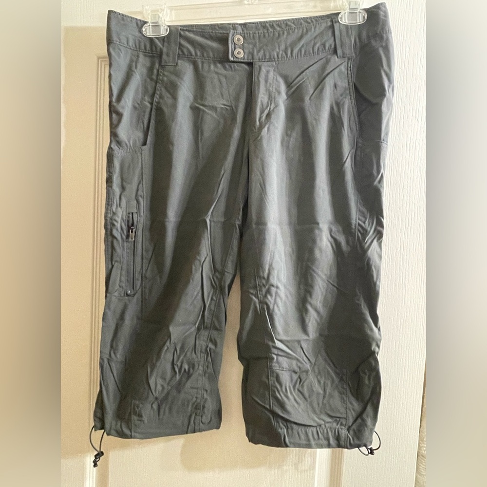 Columbia Omni-Shade Charcoal Capris Womens Size 12